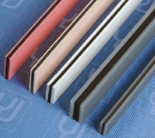 Il collegamento di precisione: decifrare la tecnologia dei connettori in gomma conduttiva nei moduli display LCM